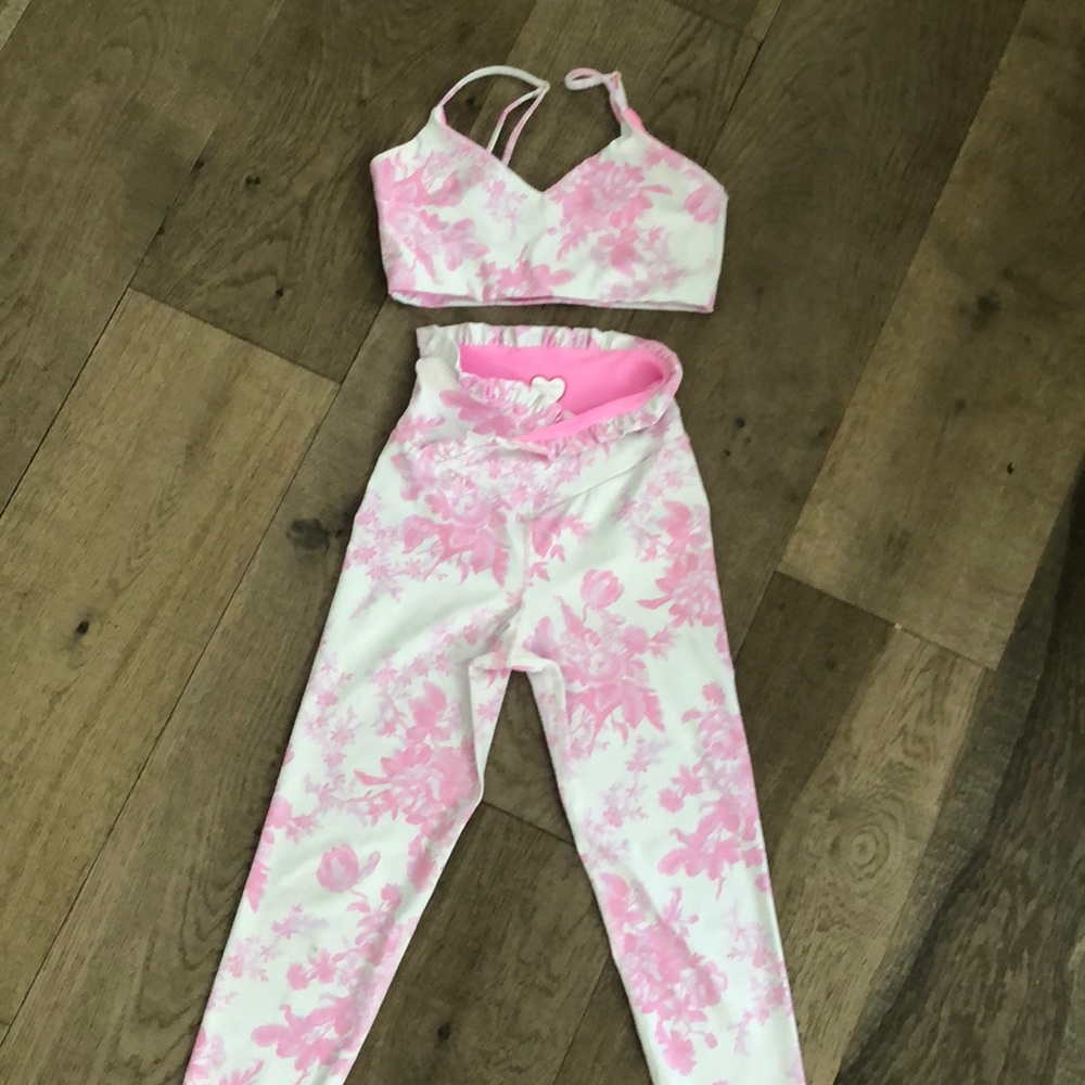 floral workout set- leggings\ yoga pants and top/ bra